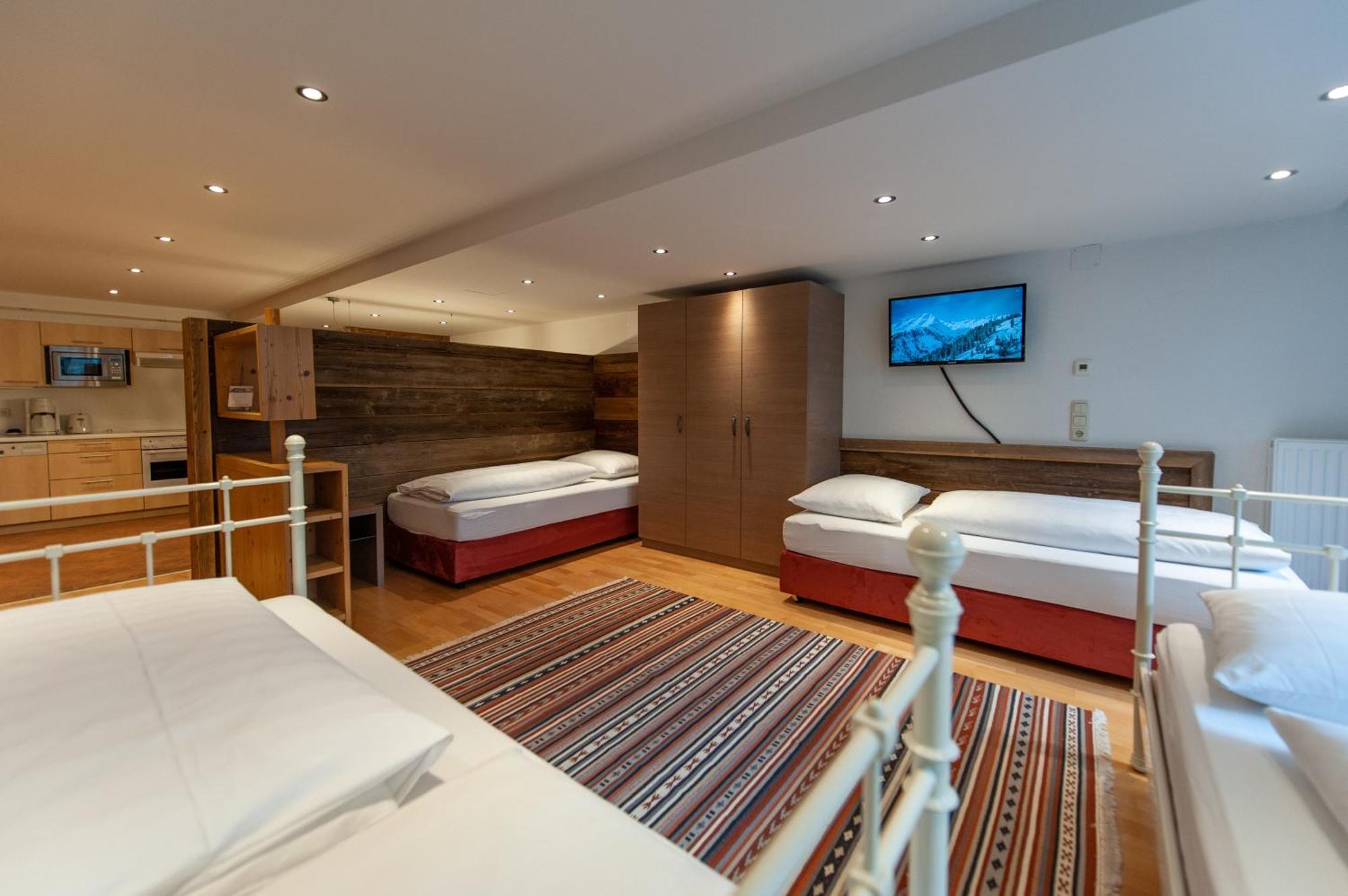 Quality Hosts Arlberg - Hotel Bergheim ซังคท์อันทอนอัมอาร์ลแบร์ก ภายนอก รูปภาพ