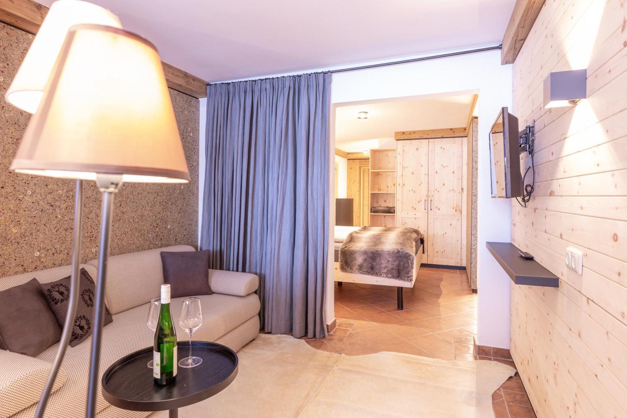 Quality Hosts Arlberg - Hotel Bergheim ซังคท์อันทอนอัมอาร์ลแบร์ก ภายนอก รูปภาพ